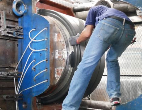 ฉีดขึ้นรูปชิ้นงาน